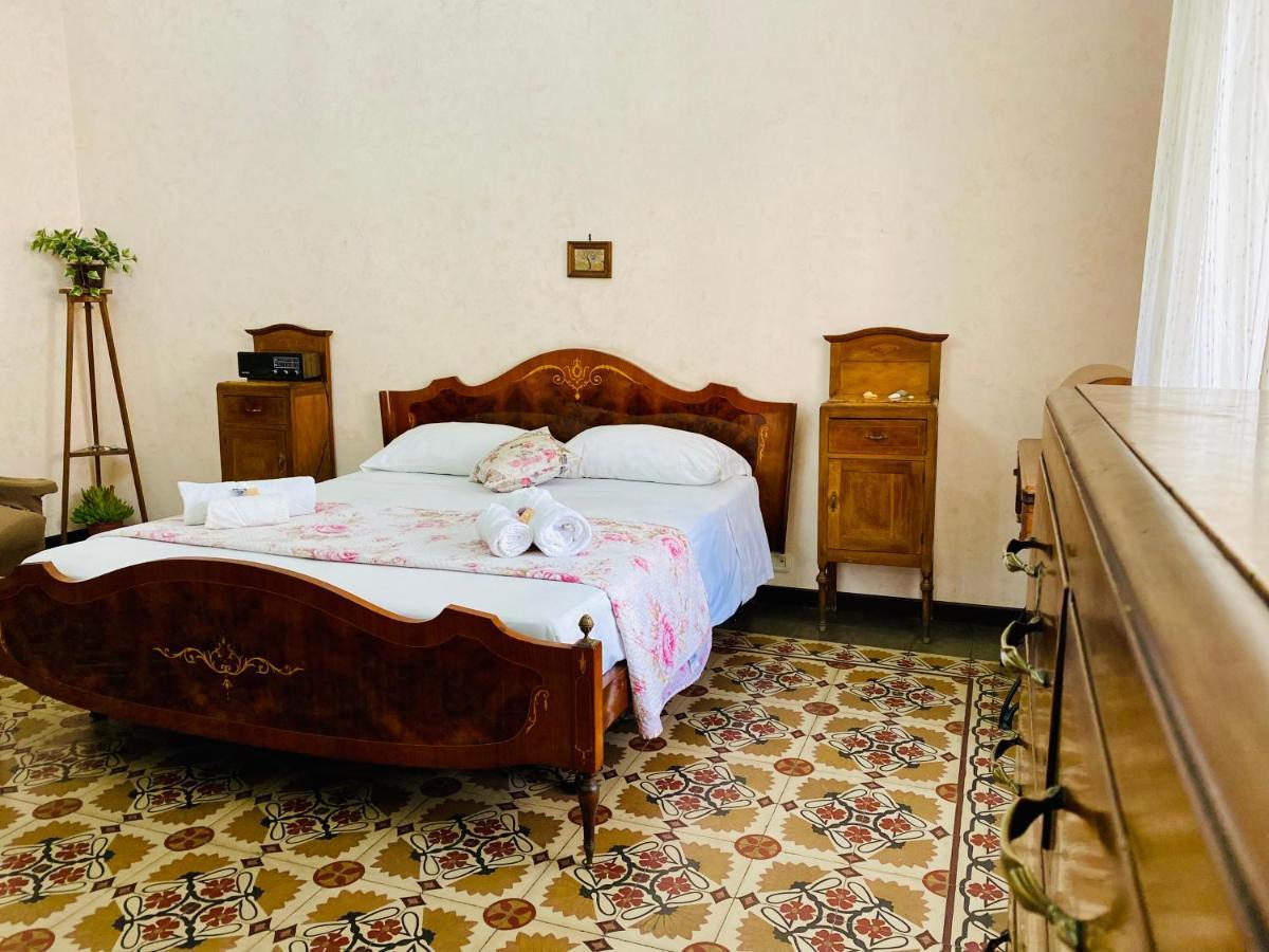 Zu Pippo'S House Apartment Catania Exterior photo