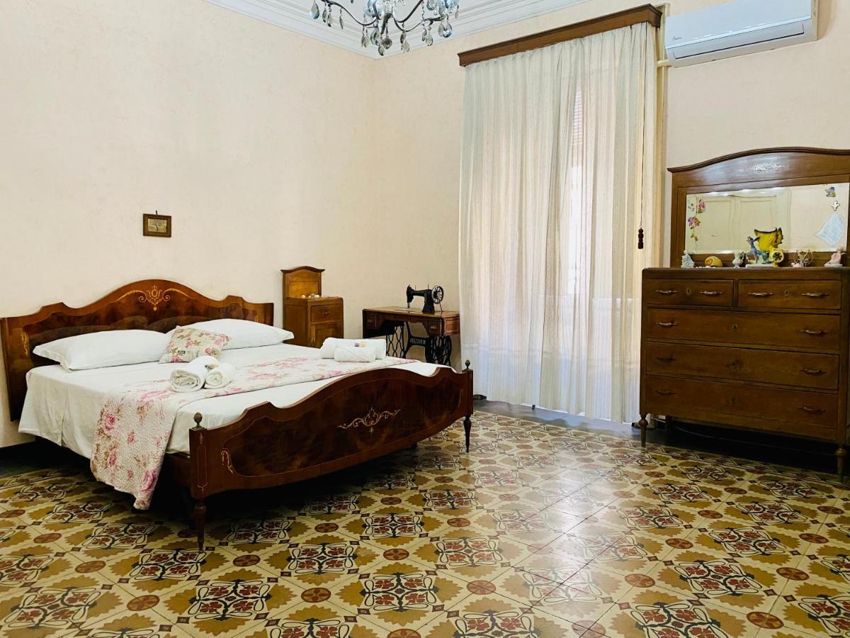 Zu Pippo'S House Apartment Catania Exterior photo